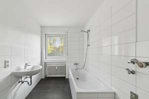 Wohnen mit Charakter: helle gut geschnittene 3-Zimmer-Wohnung in Köln-Lövenich – Die vollständige Adresse der Immobilie erhältst du vom Anbieter., 50859 Lövenich, Köln – Vorschaubild 5