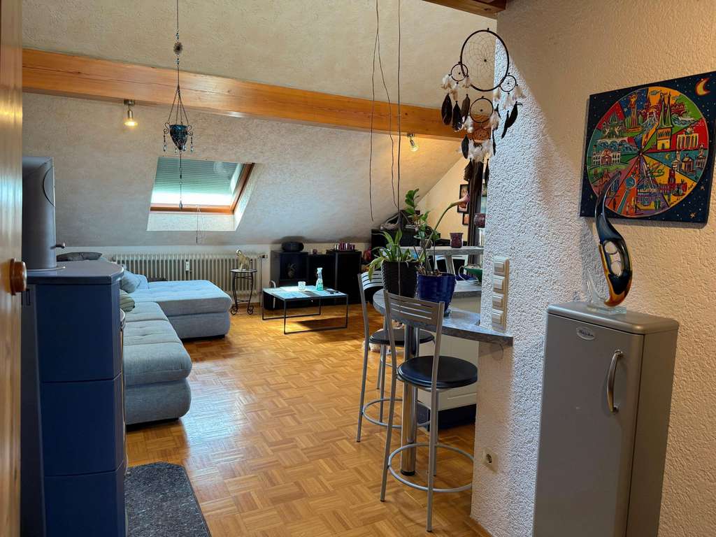 Immobilie in Rheinmünster - Elegante 2-Zimmer Maisonettewohnung am Feldrand nahe Flughafen Baden-Baden mit Balkon und Klimaanlag - Bild 1