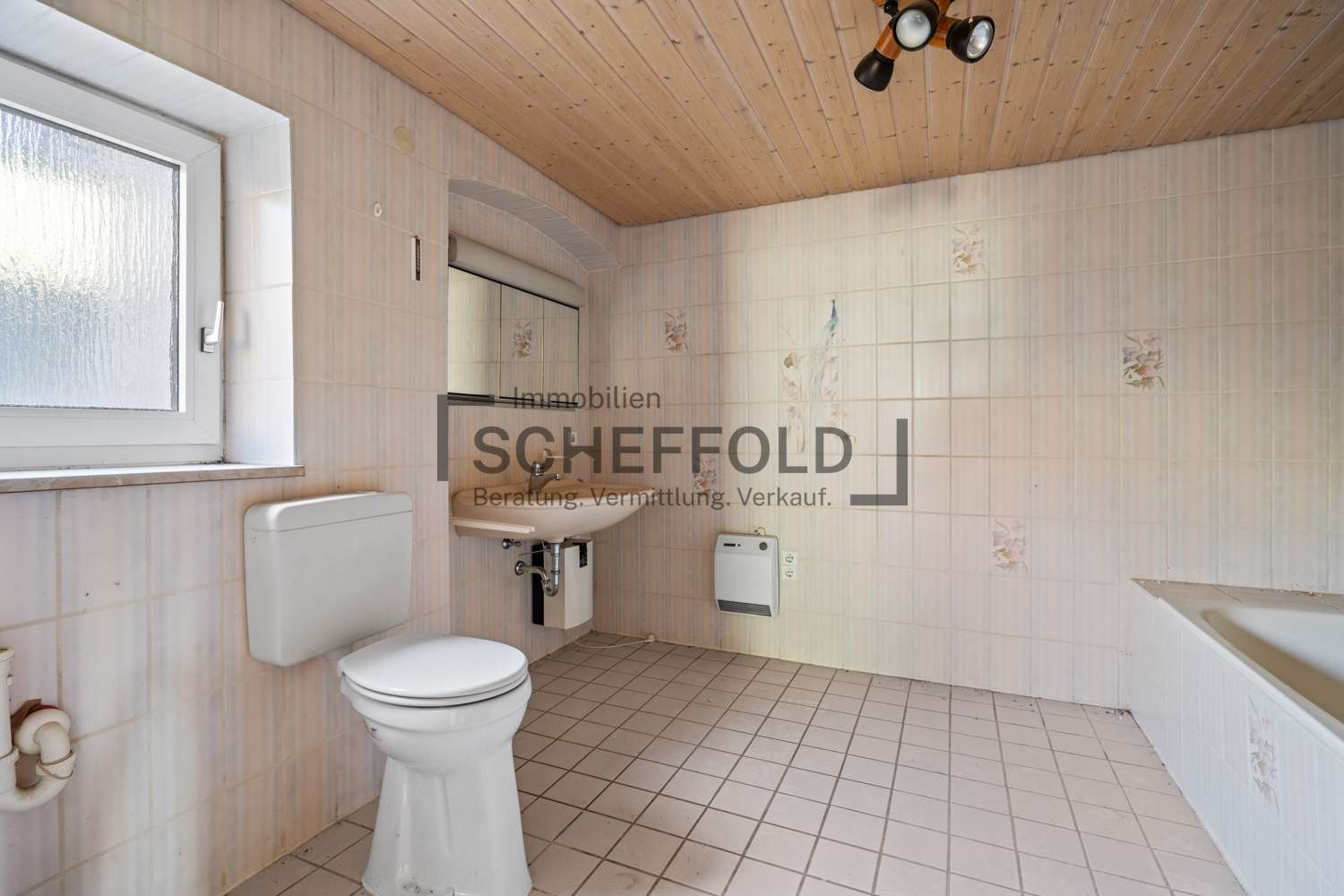 Immobilie in Maselheim - Mit großem Potential! Idyllisches Einfamilienhaus mit Ökonomiegebäude und großzügigem Grundstück - Bild 1