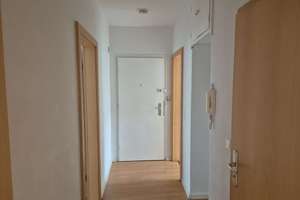 Familienfreundliche 3-Raum-Wohnung mit Balkon sucht nette Mieter – 4249 Großzschocher, Leipzig – Vorschaubild 3
