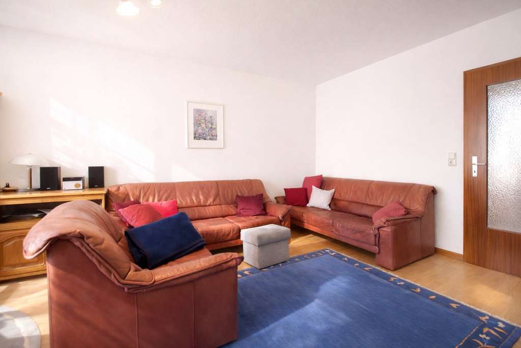 Immobilie in Hockenheim - Gemütliche 3 Zimmer Wohnung mit Balkon und 2 Stellplätzen in 
ruhiger & zentraler Lage! - Bild 2