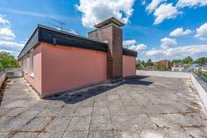 Sehr schöne 3 Zi.-Dachterrassen-Whg. in ruhiger Lage mit perfektem Grundriss und U-Bahn Anbindung.