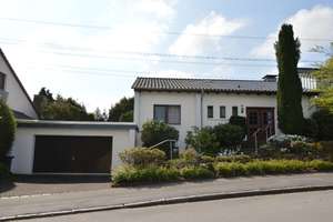 Traumhaftes Einfamilienhaus mit großem Grundstück  ( Wohnrecht)