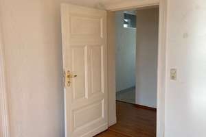 GEMÜTLICHE 3 RAUM WOHNUNG MIT EINBAUKÜCHE – Halberstädter Straße 154, 39112 Sudenburg, Magdeburg – Vorschaubild 3