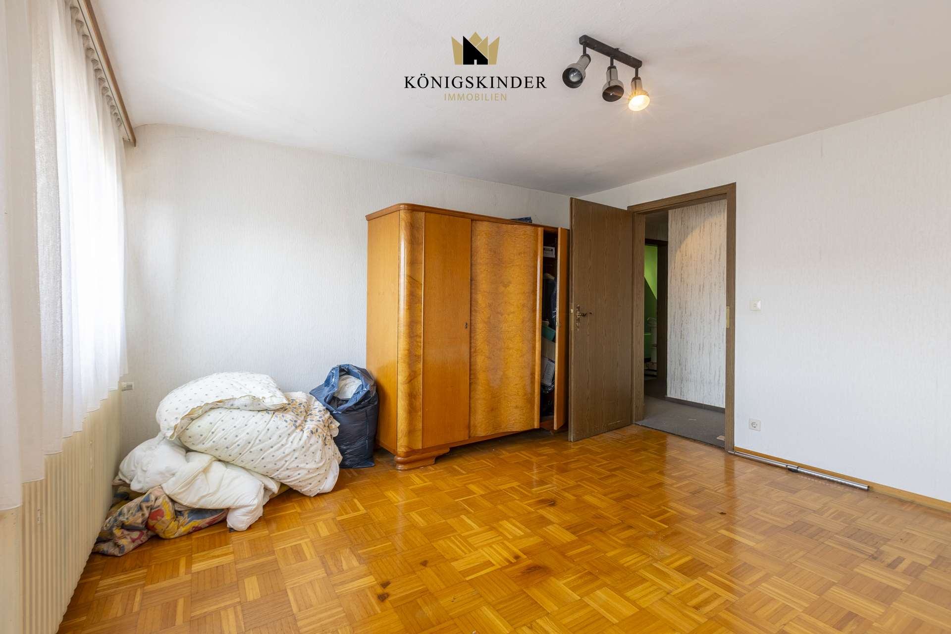 Immobilie in Renningen - Charmantes Zweifamilienhaus mit großem Garten und Potenzial in ruhiger Lage von Renningen-Malmsheim - Bild 5