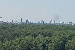 ***Möblierte 75 m² Whg. (2,5) LINDENHOF direkt am RHEIN mit Pool im 18. OG + Einbauküche + Balkon – Hauptstraße 293-299, 51143 Porz (Ortsteil), Köln – Vorschaubild 4