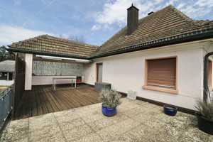 Großes gepflegtes Haus mit Garten und Garagen in schöner Lage von Laufenburg – Siedlerweg 1, 79725 Waldshut (Kreis) – Vorschaubild 9