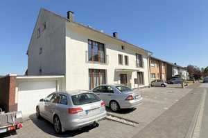 Modernisiertes Mehrfamilienhaus mit 6 Wohneinheiten, Stellplätzen, Garagen und großzügigem Garten – Soest (Kreis) – Vorschaubild 3