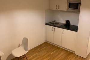 Ruhiges und möbliertes 1-Zimmer Studentenappartement – Immatrikulationsbescheinigung notwendig – Steinhauser Straße 3, 81677 Steinhausen, München – Vorschaubild 4
