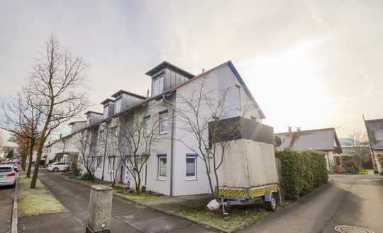 Attraktives Einfamilien-Reiheneckhaus in moderner Split-Level-Bauweise 