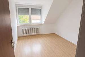 Helle 3-Zimmer-Dachgeschosswohnung in Nürnberg-Reichelsdorf – Die vollständige Adresse der Immobilie erhältst du vom Anbieter., 90453 Katzwang, Reichelsdorf Ost, Reichelsdorfer Keller, Nürnberg – Vorschaubild 3