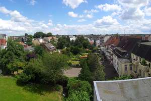 Anfragen NUR per E-Mail.  gr. 2-Zi. Wohnung mit Dachterrasse - Fahrstuhl - Kaminofen - EBK - Brhv. – Hafenstr. 188, 27568 Lehe, Bremerhaven – Vorschaubild 24