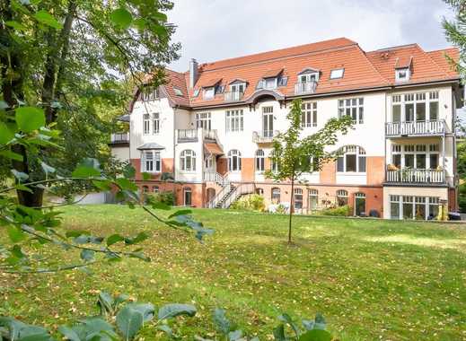 Einzelstück: Charmante 2 Zimmer-Dachgeschosswohnung in herrschaftlichem Altbau