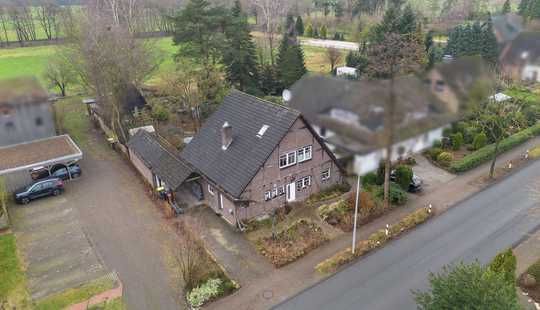 Bild von Neues Dach März 2025! Saniertes Einfamilienhaus mit traumhaft eingewachsenem Garten in Weyhe Leeste