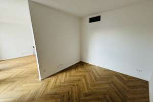 Süd-Balkon zum Innenhof! - mit Abstellkammer sowie EBK! – Otto-Franke-Straße 45, 12489 Adlershof, Berlin – Vorschaubild 12