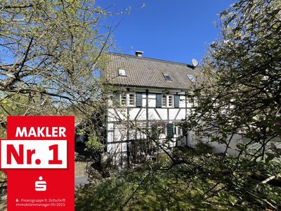 Charmantes Fachwerkhaus mit Scheune mitten in der Natur