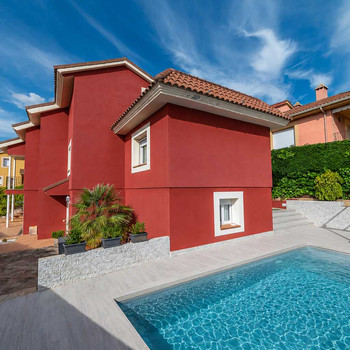 Freistehende Villa mit Pool
