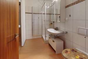 Unterrath: Gut geschnittene Wohnung mit schöner Süd-Terrasse, Einbauküche und Tiefgaragenstellplatz! – Im Huferfeld 14, 40468 Unterrath, Düsseldorf – Vorschaubild 5
