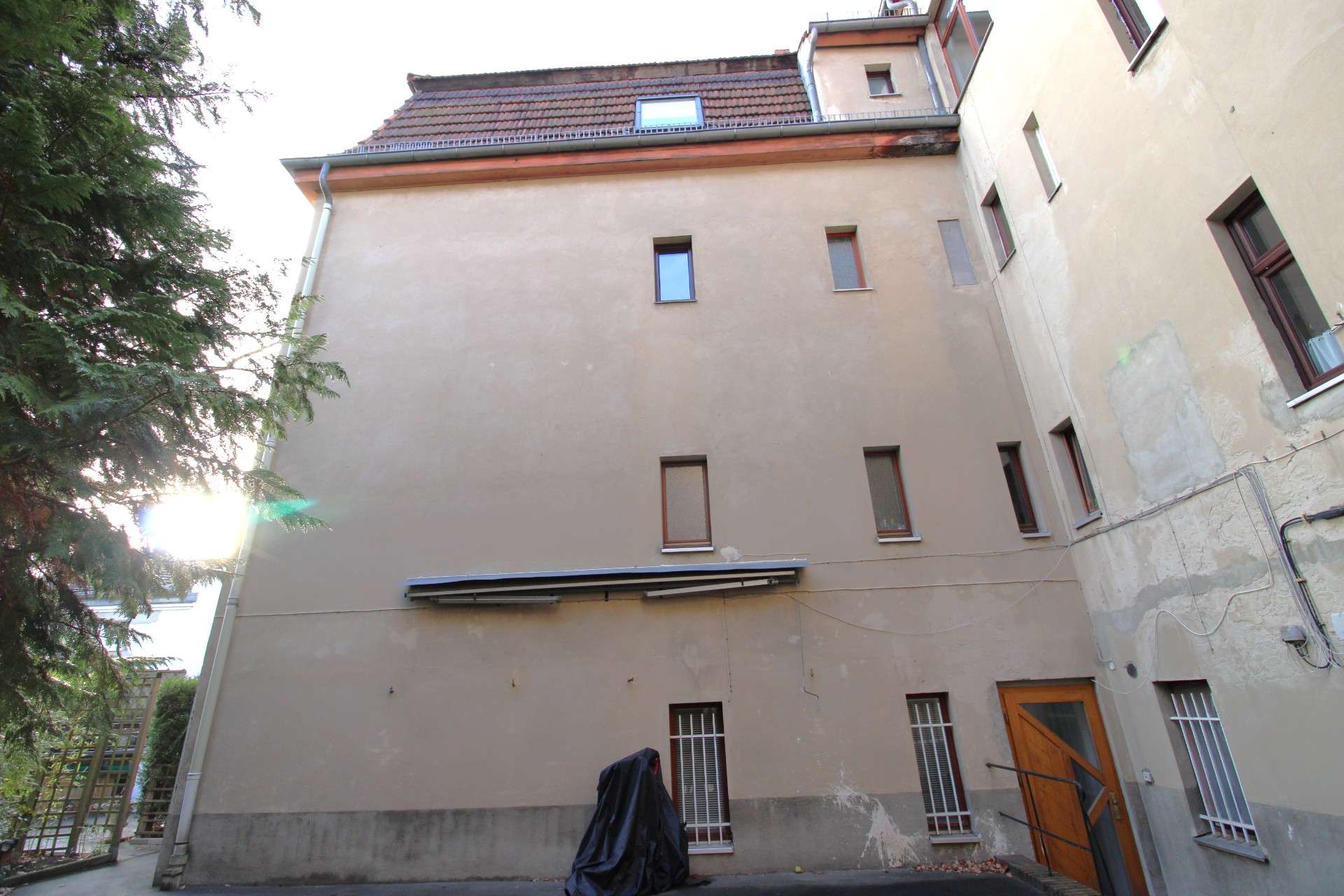 Charmantes Altbau-Mehrfamilienhaus mit 19 Wohneinheiten – BESTLAGE, großes Entwicklungspotential!, Berlin – Bild 4