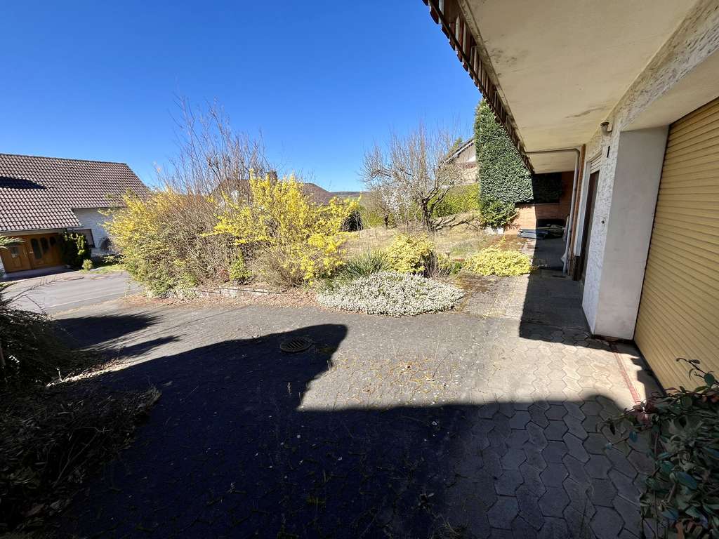 Immobilie in Haunetal - EFH mit teilw. ausgeb. KG, Balkon, 2 Terrassen, Garage, PV- und Solaranlage, Gartengrundstück - Bild 2