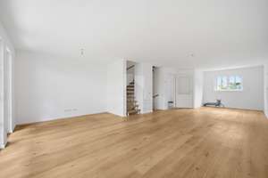 Stilvoll und energieeffizient wohnen – Reihenhaus im Erstbezug mit Hobbyraum – Die vollständige Adresse der Immobilie erhältst du vom Anbieter., 81739 Neuperlach, München – Vorschaubild 2