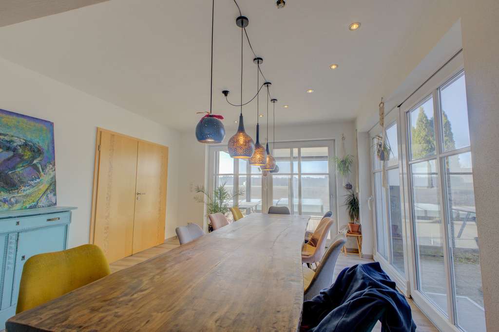 Immobilie in Schwabhausen - Exklusives Traumhaus mit Pool und zahlreichen Highlights in Schwabhausen! - Bild 4