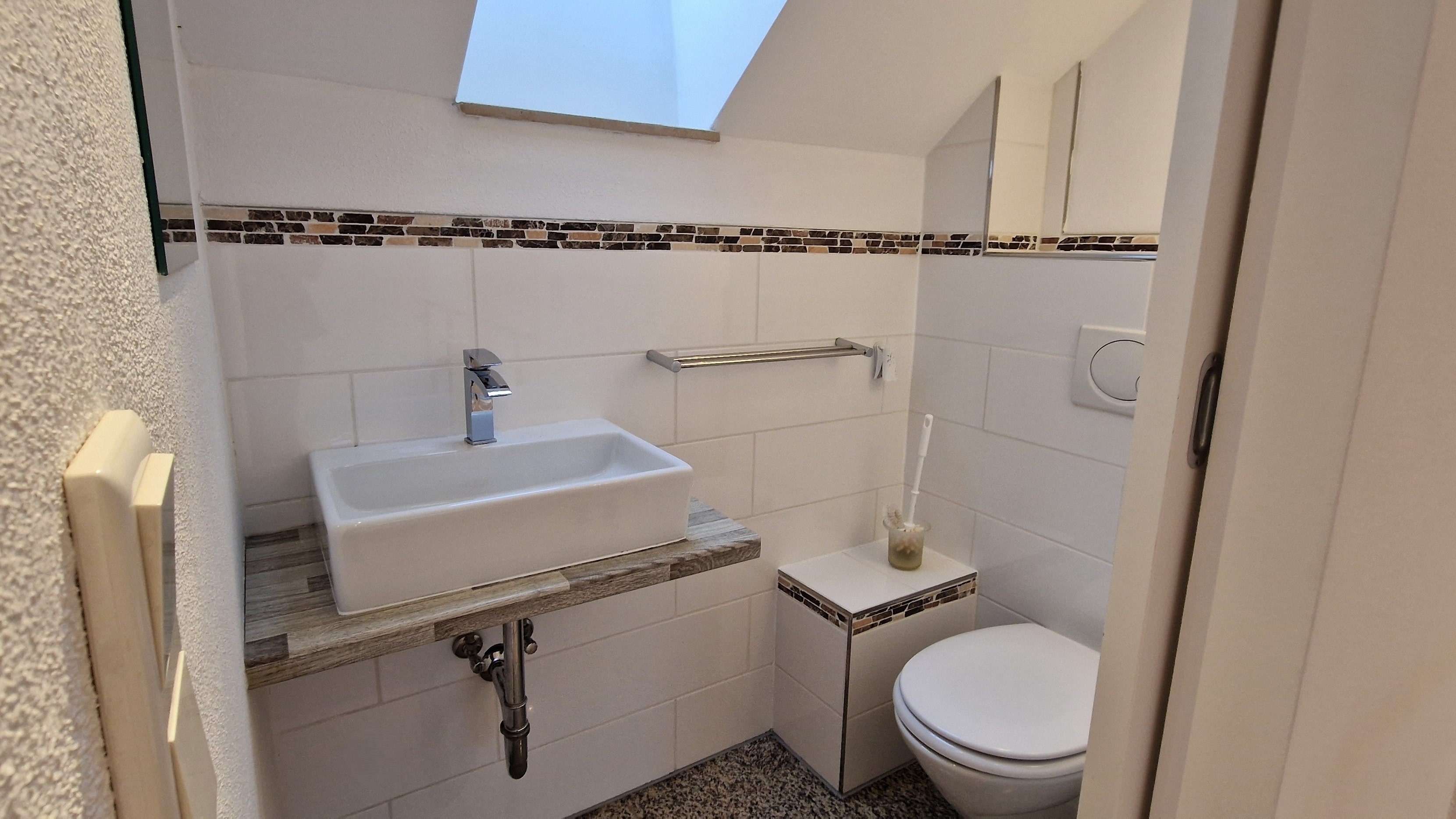 Immobilie in Pöttmes - Außergewöhnliches Einfamilienhaus mit Einliegerwohnung. - Bild 6