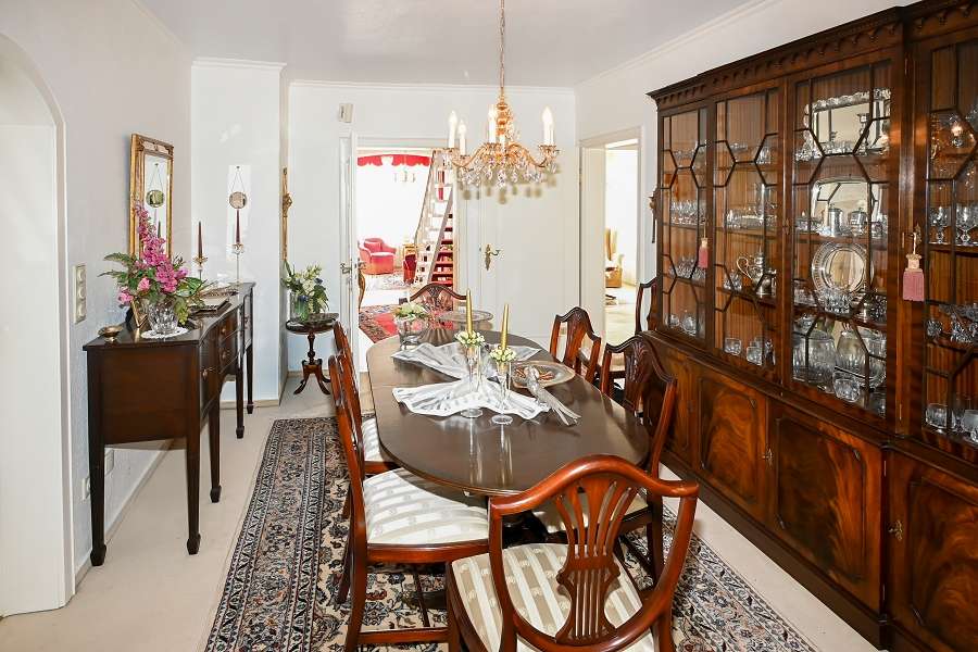 Immobilie in Breuna - Schönes Einfamilienhaus mit parkähnlichem Garten! - Bild 2