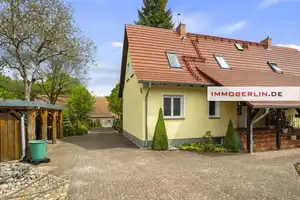 IMMOBERLIN.DE - Adrette Doppelhaushälfte mit idyllischem Südgarten & Nebengebäude – Märkisch-Oderland (Kreis) – Vorschaubild 2