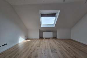 ++TOP komplett neu renovierte 2 ZKB++offene Küche++Einbauküche++Parkettboden++neue Dachfenster – 68219 Rheinau, Mannheim – Vorschaubild 3
