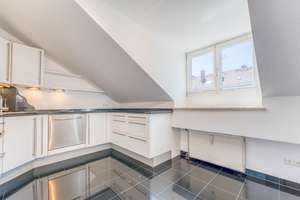 Über den Dächern Münchens – ein Zuhause voller Licht und besonderer Atmosphäre – Die vollständige Adresse der Immobilie erhältst du vom Anbieter., 80336 Sankt Paul, München – Vorschaubild 9