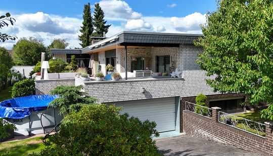 Bild von Weitläufiger Bungalow mit 10 Zimmern auf 2 Ebenen - ideal für eine große Familie