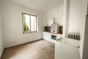 Erstbezug nach Komplettsanierung – Familienfreundliche 4-Zi-Wohnung mit Loggia mitten in Esslingen – Schillerstraße 11, 73728 Innenstadt, Esslingen am Neckar – Vorschaubild 2