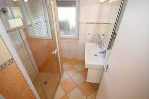 ...das gepflegte Wohnhaus mit zwei Garagen, Carport und dem Charme der fünfziger Jahre! – Reutlingen (Kreis) – Vorschaubild 23