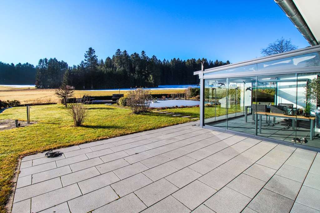 Immobilie in Eschbronn - Exklusiver Bungalow mit Schwimmteich, Preis VB, Besichtigung lohnt sich - Bild 2