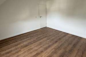 Zentrale 4-Zimmer-Wohnung – Klemens-Horn-Str. 30, 42655 Solingen-Mitte, Solingen – Vorschaubild 2