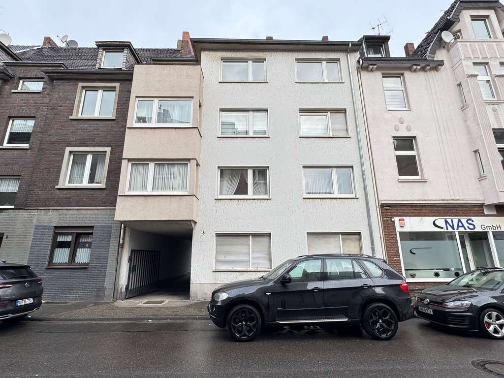 Attraktives Wohn- und Geschäftshaus mit 3 Garagen und einer Lagerhalle | Wertsteigerungspotenzial