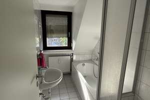 Helle Dachgeschosswohnung, 3 ZKB mit Balkon – 34132 Niederzwehren, Kassel – Vorschaubild 9