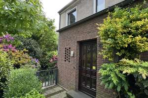 Bockum: Reihenendhaus mit wunderschönem Garten in kleiner Sackgasse!