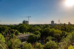 1-Zimmer-Wohnung mit unverbaubarem Fernblick & Westbalkon in Schwabing / Erbbau – von PRIVAT