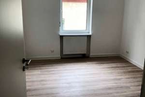 Gut geschnittene 2­ Zimmer ­ Wohnung mit Stellplatz im Hof ! – Am Schloßpark 102, 65203 Biebrich, Wiesbaden – Vorschaubild 7