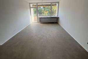 Schöne 2,5 Zimmer Wohnung mit Balkon