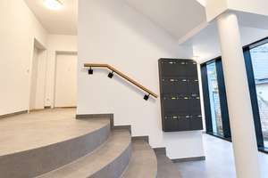 Lichtdurchflutete 2-Zimmer-Wohnung mit Loggia und Aufzug in Berlin-Weißensee – Die vollständige Adresse der Immobilie erhältst du vom Anbieter., 13086 Weißensee, Berlin – Vorschaubild 3