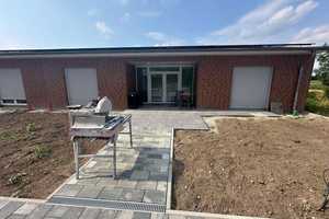Greven, barrierefreies Neubaureihenhaus mit Terrasse u. Garten in ländlicher Lage zu vermieten. – Steinfurt (Kreis) – Vorschaubild 1