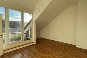 Sonnige 2-Zi-Wohnung (DG) mit 2 Balkonen – Die vollständige Adresse der Immobilie erhältst du vom Anbieter., 13086 Weißensee, Berlin – Vorschaubild 1