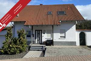 Gerade erst den Kinderschuhen entwachsen - Freistehendes Einfamilienhaus mit 2 Terrassen und Garage – Die vollständige Adresse der Immobilie erhältst du vom Anbieter., 67681 Wartenberg-Rohrbach – Vorschaubild 1