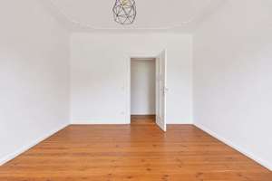 Bezugsfrei! 3-Zimmer-Altbau mit Blick auf den Schillerpark – 2 Balkone – Die vollständige Adresse der Immobilie erhältst du vom Anbieter., 13349 Wedding, Berlin – Vorschaubild 6