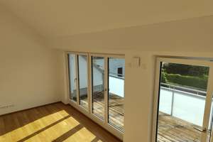 kleines Loft - ruhige Lage - Top Ausstattung - Terrasse und Galerie – Karlsfelder Str. 0, 80995 Feldmoching, München – Vorschaubild 3