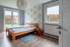 Ebenerdiges Wohnen im Grünen: Dieser Bungalow bietet Platz und viele Gestaltungsmöglichkeiten. – Nordfriesland (Kreis) – Vorschaubild 31