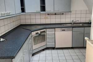 Schöne renovierte Wohnung mit Einbauküche!!!!!!